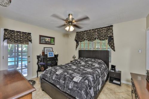 407 Bon Aire Ave, Tampa FL 33617-6322 exterior