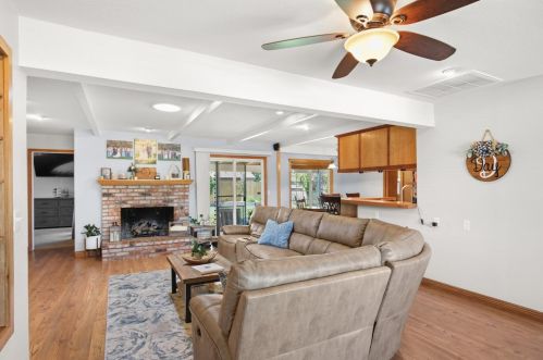 161 Elena Ct, Turlock CA  95380-4233 exterior