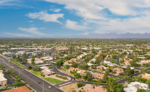 9919 47th Pl, Phoenix AZ  85028-4242 exterior