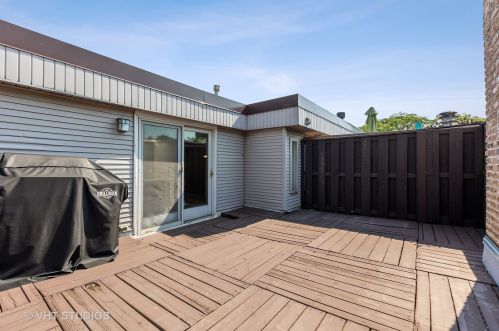 2226 Racine Ave, Chicago IL 60614-3182 exterior