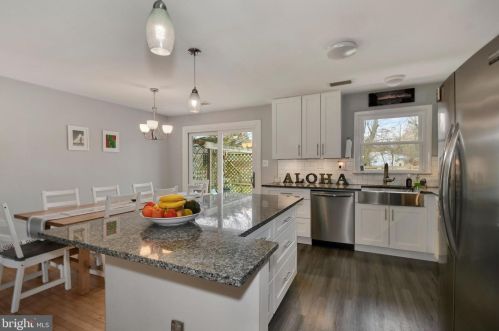 8901 Vly Frg Dr, Alexandria VA exterior