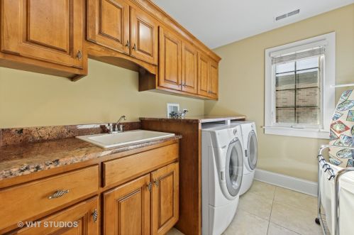 540 Kenilworth Ave, Elmhurst IL 60126-4445 exterior