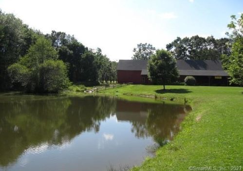 221 Marshall Phelps Rd, Windsor CT 06095-1743 exterior