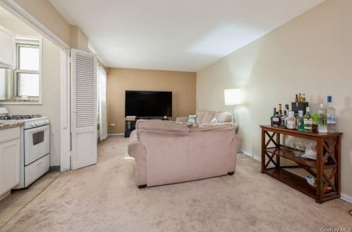 1010 Sherman Ave, Bronx, NY 10456-6122