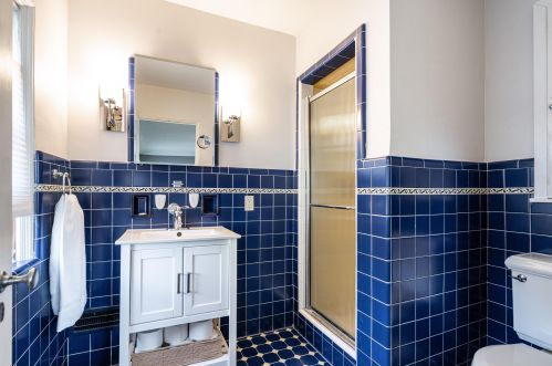 7425 Grand Pkwy, Milwaukee WI 53213-3566 exterior