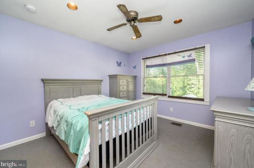 24 Benson Ln, Trenton NJ 08610-2309 exterior