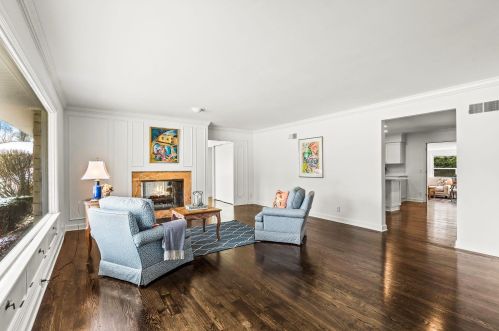 7705 Lake Dr, Milwaukee WI  53217-2910 exterior