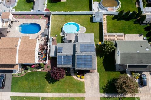 31 Karl Dr, Old Bridge NJ 08857-2525 exterior