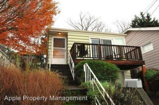 6008 5th Ave, Seattle WA  98115-6516 exterior