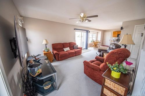 16 Misty Mdw Rd, Enfield CT 06082-3943 exterior