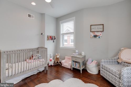 925 Lawrence St, Philadelphia PA 19122-3721 exterior