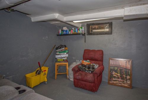 22 Loring St, Springfield MA 01105-2433 exterior