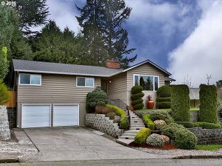 6128 41 St, Portland OR  97202-7627 exterior