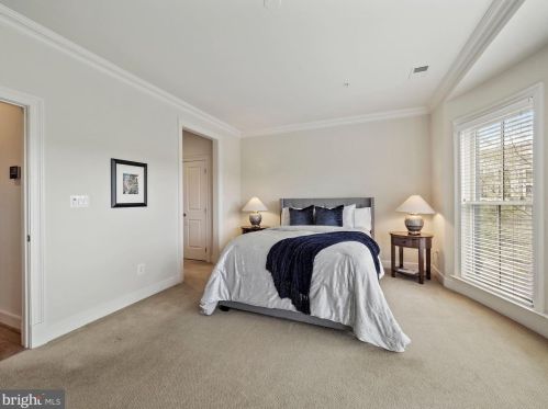 12460 Ansin Cir Dr, Rockville MD 20854-6912 exterior