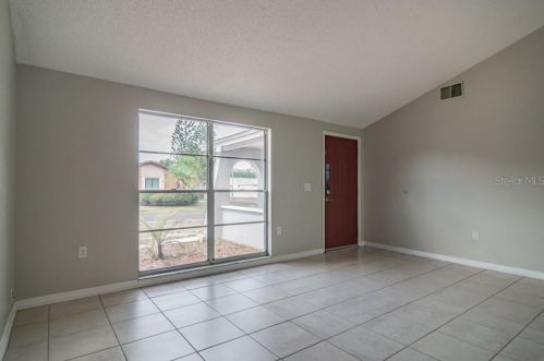 10112 Enchanted Oaks Ct, Tampa FL  33615-1616 exterior