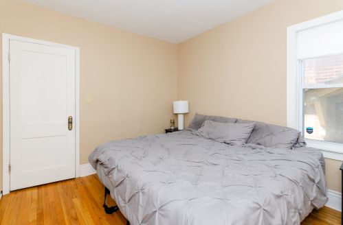 7942 Kenwood Ave, Chicago IL  60619-3411 exterior