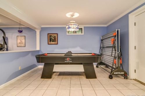 43 Jefferson Dr, Ridgefield CT 06877-5910 exterior