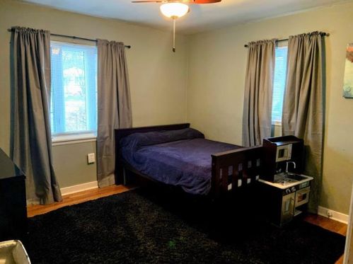 472 1st St, Pittsburgh PA 15227-3800 exterior