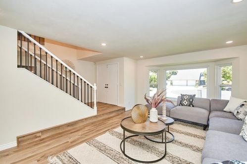 17522 Medford Ave, Tustin CA  92780-1922 exterior