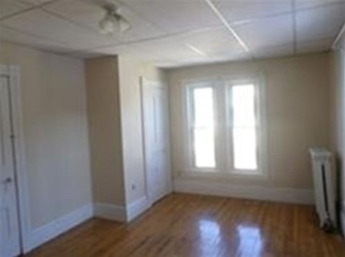 32 Burncoat St, Worcester MA 01605-1814 exterior