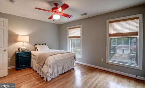 7621 Laurel Leaf Dr, Rockville MD 20854-1768 exterior