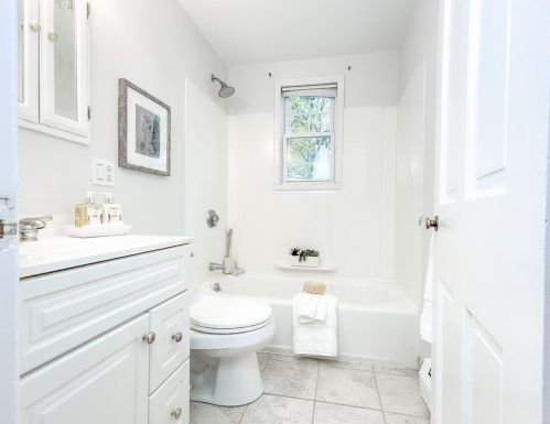 3 Johnson Ave, Peabody MA 01960-5225 exterior