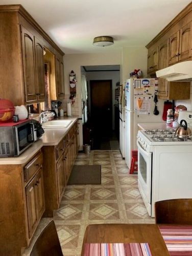 184 Bayberry Rd, Woonsocket, RI 02895-2706