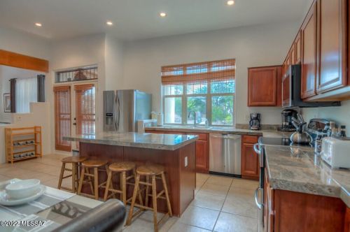 10432 Roylstons Ln, Tucson AZ 85747-5853 exterior