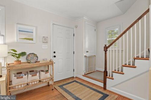 10318 Crestmoor Dr, Silver Spring, MD 20901-1932