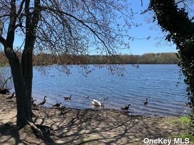 58 Birchfield Ave, Babylon NY 11702-1404 exterior