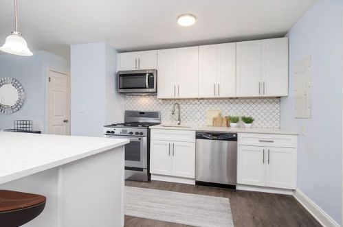 884 Grange Ct, Atlanta GA 30315-6956 exterior