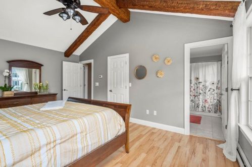 29 Hubbard Rd, Dover NH 03820-4273 exterior