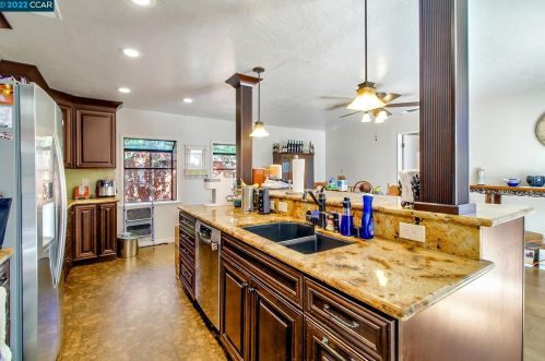 1961 Ardith Dr, Concord CA 94523-2826 exterior