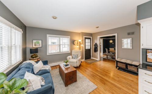 5030 Larkin St, Milwaukee WI 53217-5754 exterior