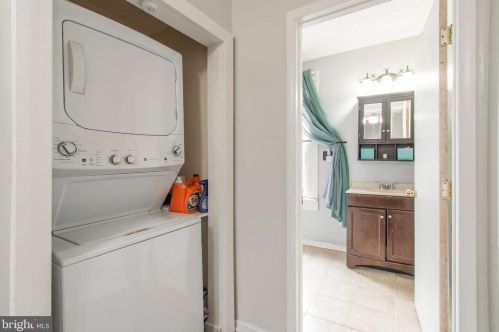 2542 Marshall St, Philadelphia PA 19148-4633 exterior