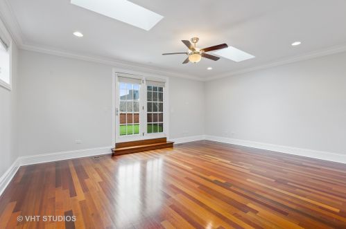 1325 Melrose St, Chicago IL 60618-5847 exterior