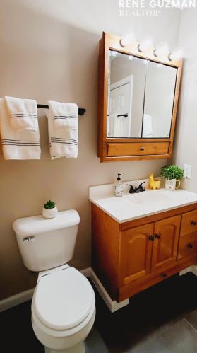 1512 Herrick Ave, Grand Rapids MI 49505-4867 exterior