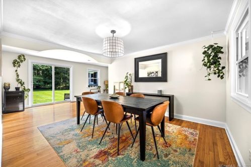 17 Ridgecrest Dr, Ridgefield CT 06877-2534 exterior