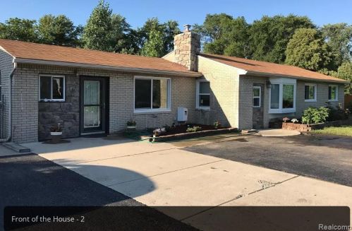 186 Wattles Rd, Troy MI  48085-0055 exterior