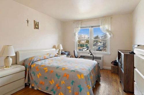 1020 Lydig Ave, Bronx NY 10462-2260 exterior