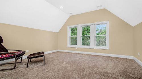 3935 Drake Ave, Chicago IL 60618-2219 exterior