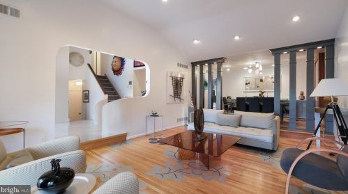 868 Broadmoor Rd, Huntingdon Valley PA 19006-2803 exterior