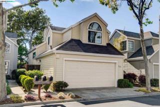 1027 Foster St, Alameda, CA 94502-7902