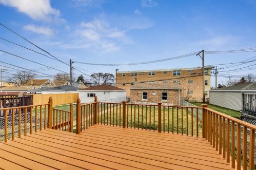 6438 Foster Ave, Chicago IL 60656-2248 exterior