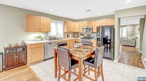 5 Sunset St, Dumont NJ 07628-1506 exterior