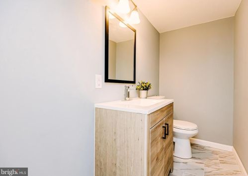 721 Pkwy Ave, Trenton NJ 08618-2729 exterior