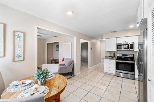 662 109 Ave, Naples FL 34108-1810 exterior