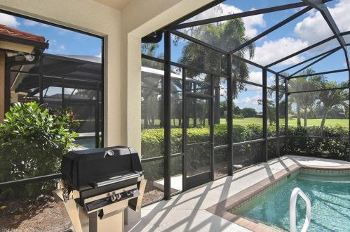 6044 Dogleg Dr, Naples FL 34113-1688 exterior