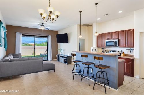 8770 Perry Park Cir, Tucson AZ  85730-1302 exterior