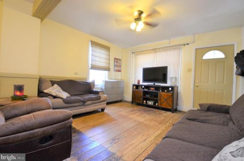 246 2nd St, Slatington, PA 18080-1812